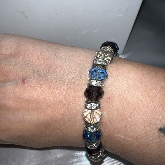 Blue and‎ Clear Crystal Stretch Bracelet - Picture 6 of 7